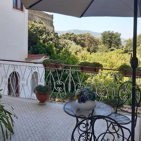 La Casa Di Rosa - Casa Vacanze Meta Exterior photo
